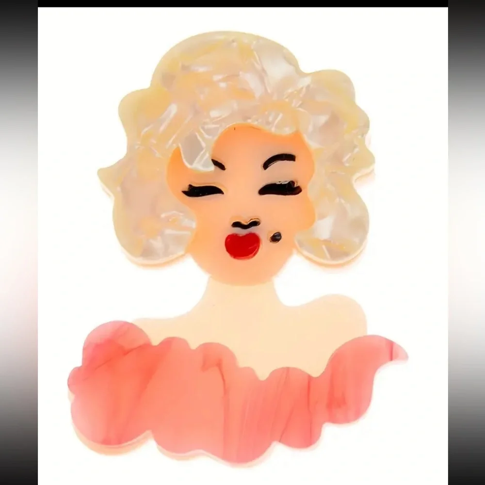 Marilyn Monroe Brooch Pin - Picture 2 of 6